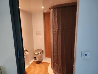 Chambre Familial (5 personnes) – Image 5